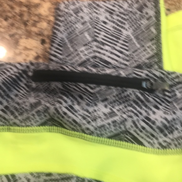 Nike Dri-fit  x small leggings with back zipper. - Picture 2 of 4